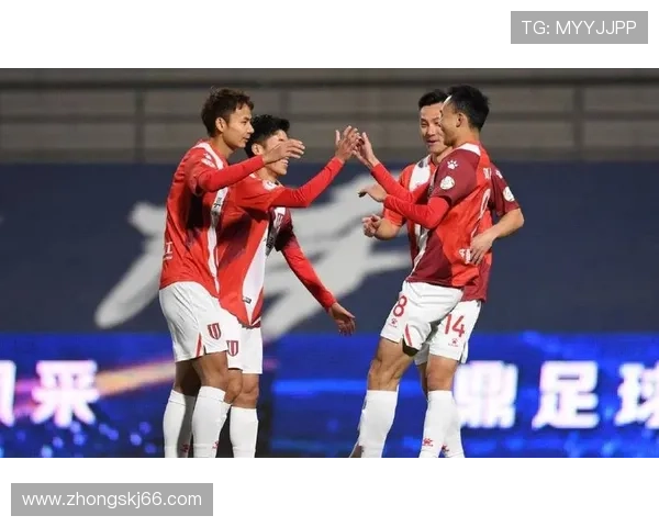 成都蓉城提前布局成功留住两位王牌球员引发广泛关注与热议 成都蓉城提前布局成功留住两位王牌球员引发广泛关注与热议